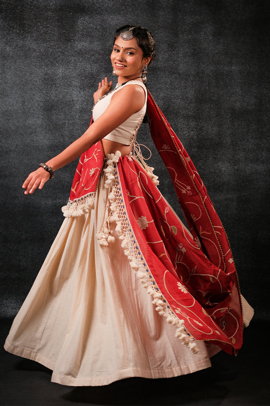 Kumkum - Aari Embroidered Dupatta