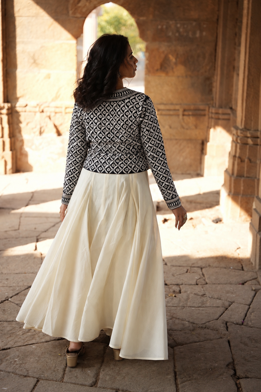 Chaand - Off-white Handwoven Chaniya
