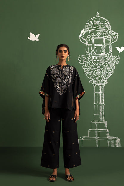 Black zari butti pants