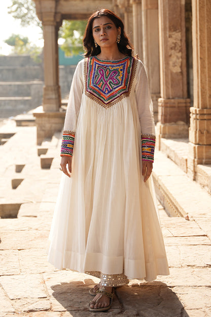 Katab panchkon yoke kurta